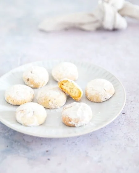 Les kourabiedes: la recette des biscuits grecs aux amandes !