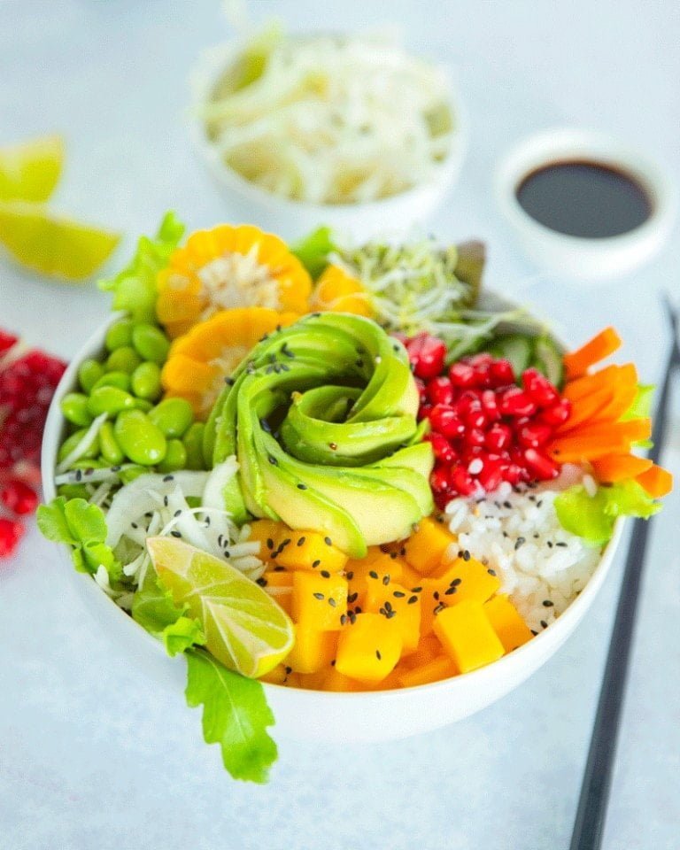 Twistez vos lunchs avec cette recette de poke bowl vegan! Hellonélo Graille digitale et