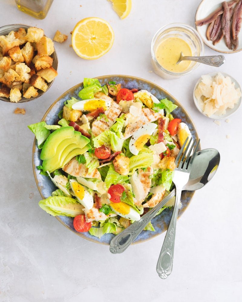 Préparez une salade César au poulet avec sa sauce faite-maison !