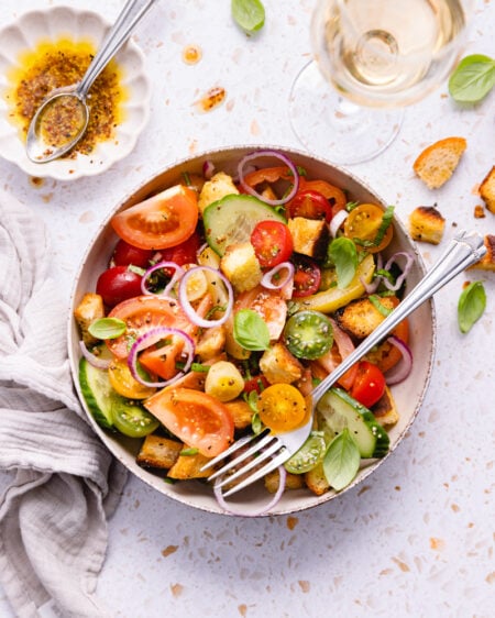 La panzanella, la salade d’été toscane à tester absolument !