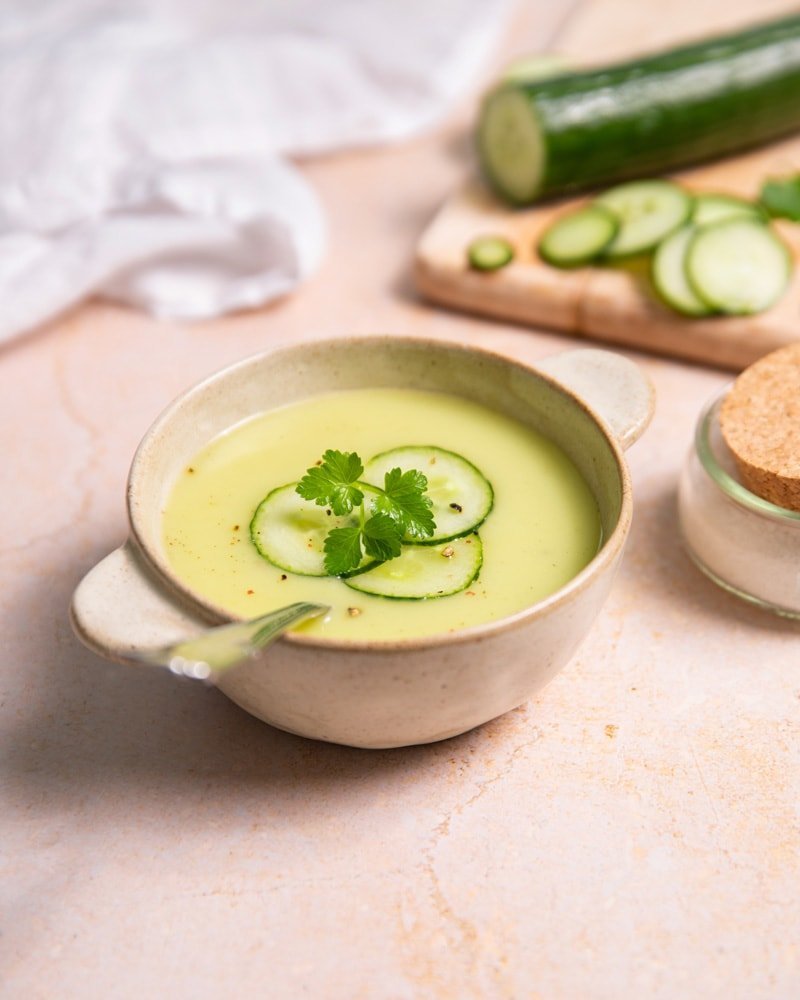 La délicieuse soupe au concombre prête en 20 minutes pour l’été !