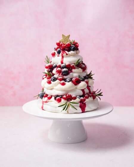 La pavlova sapin de Noël aux fruits rouges, le dessert parfait !
