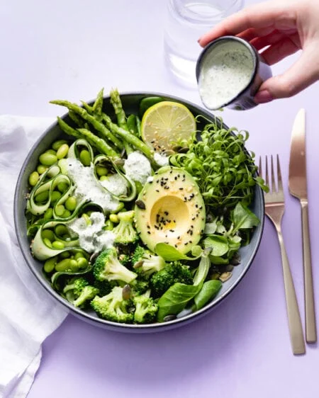 Green Goddess, la sauce secrète pour une salade toute verte !