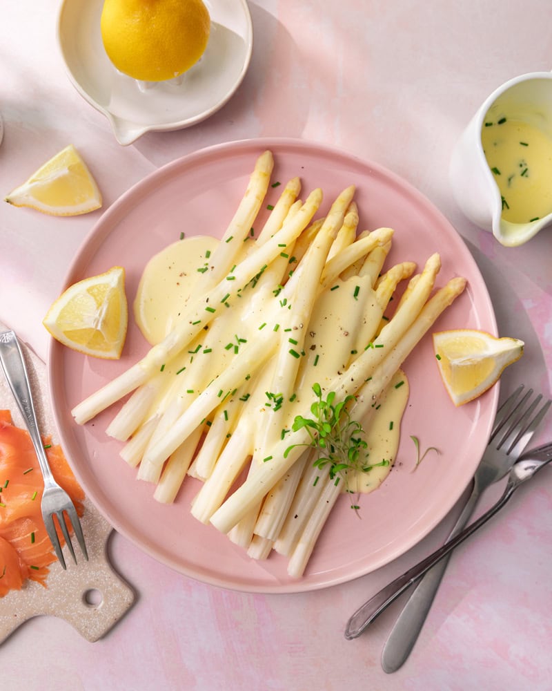 Les asperges sauce mousseline, le classique culinaire français !