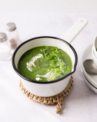 Découvrez la recette parfaite et délicieuse de la soupe au cerfeuil !