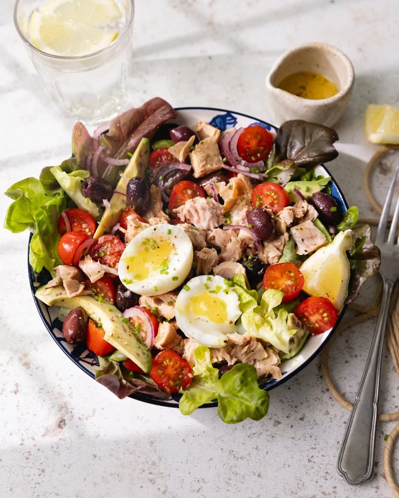 Laissez-vous tenter par ces sablés citron-chia ultra gourmands ! 2 Assiette de salade composée au thon