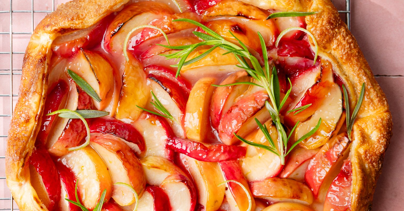 La tarte aux pêches feuilletée de l'été