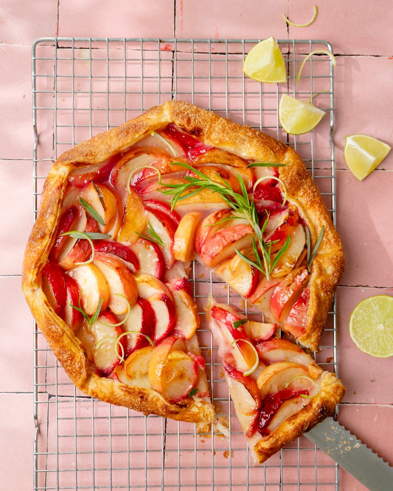 La tarte aux pêches feuilletée de l'été