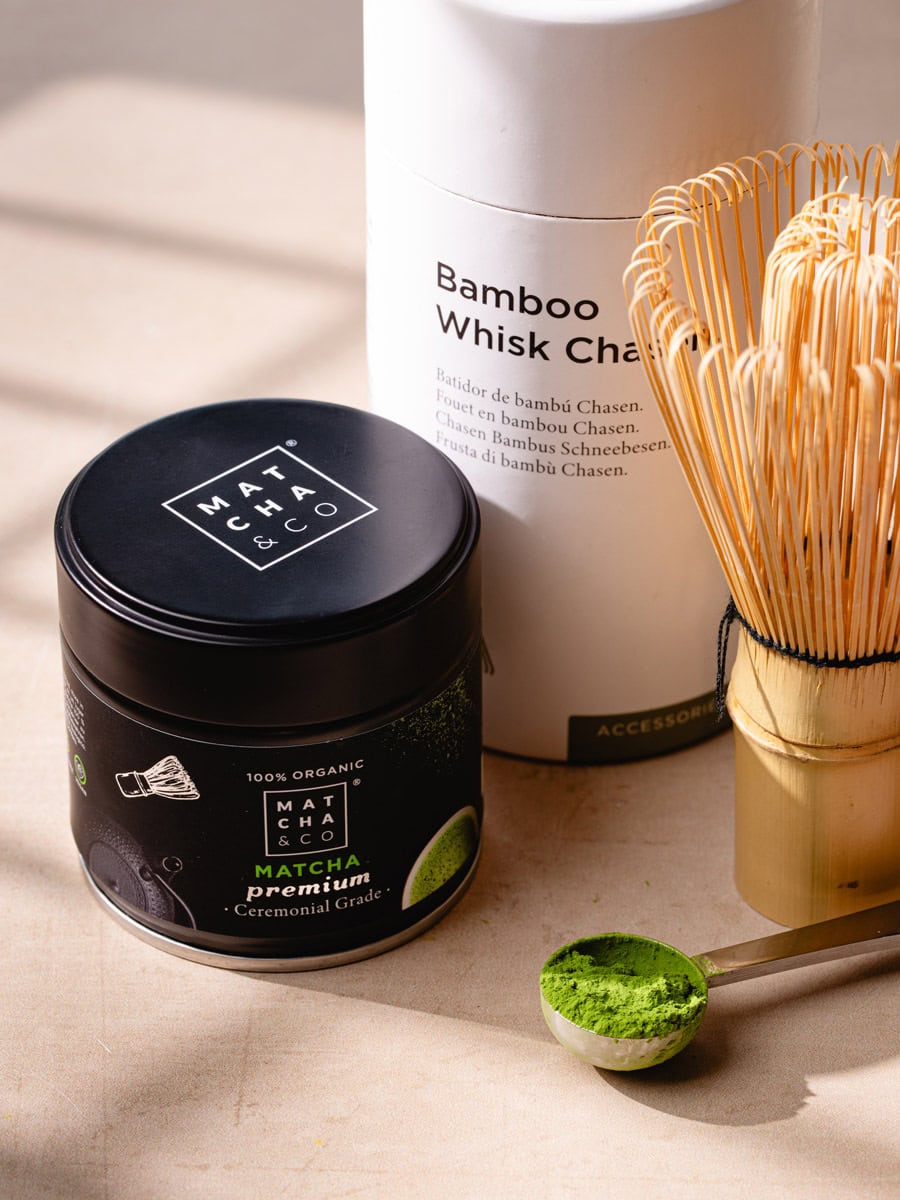Pot de matcha japonais traditionnel Matcha&Co et accessoires