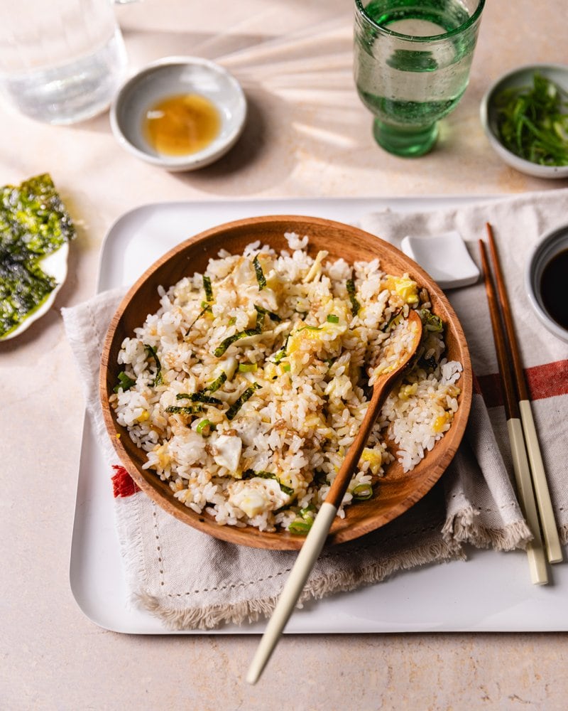 Bol de gyeran bap, le petit-déjeuner coréen avec du riz et un oeuf