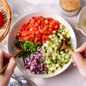 La salade shirazi, le plat d’accompagnement parfait de l’été !