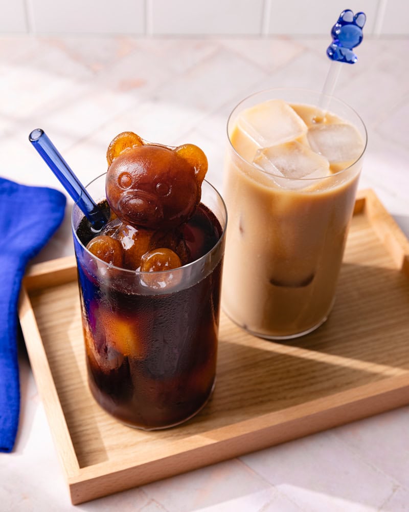 Cold brew et cold brew latte sur un plateau