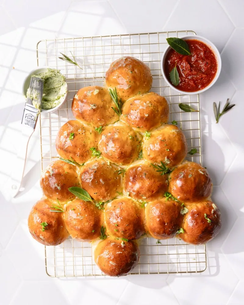 La brioche sapin de Noël à partager (fourrée à la mozzarella) ! 4 Brioche sapin de Noël à partager