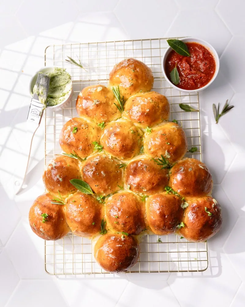 La brioche sapin de Noël à partager (fourrée à la mozzarella) ! 3 Brioche sapin de Noël à partager