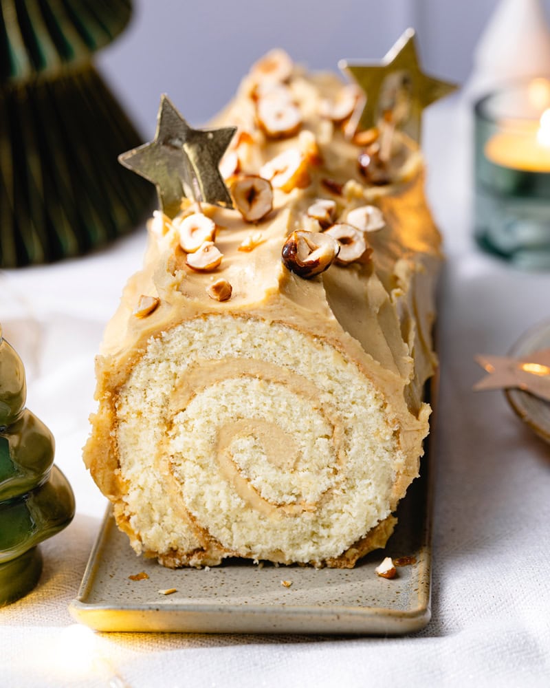 La bûche de Noël traditionnelle à la crème au beurre