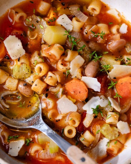 Le minestrone italien : une soupe réconfortante pour les soirées d’hiver !