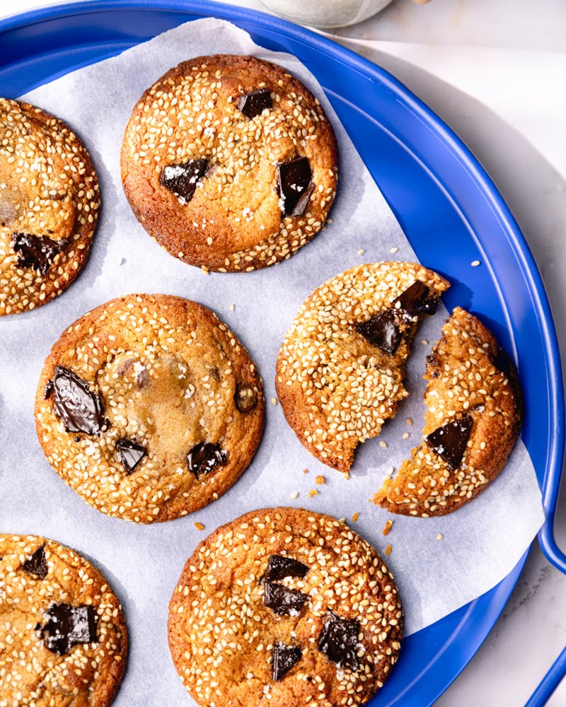 Les cookies umami au miso, sésame et chocolat noir