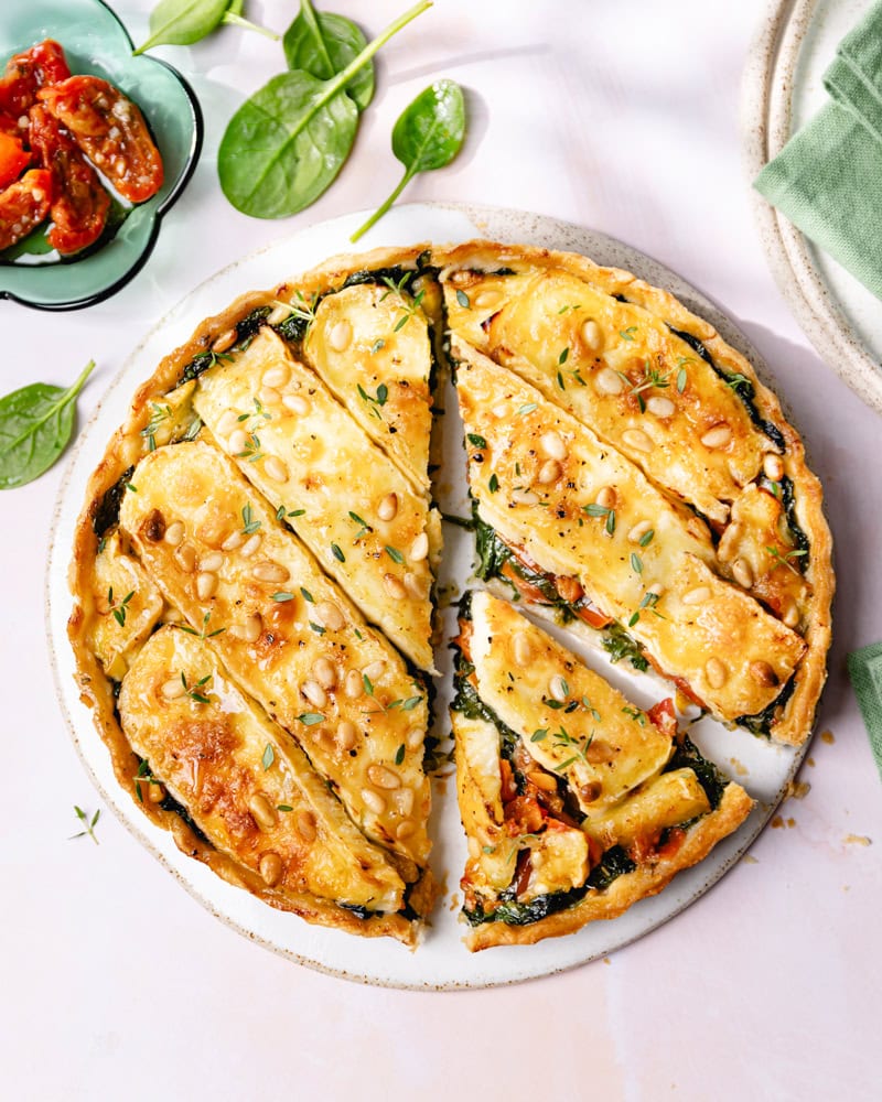 La tarte salée épinards, brie et tomates séchées : un délice gourmand !