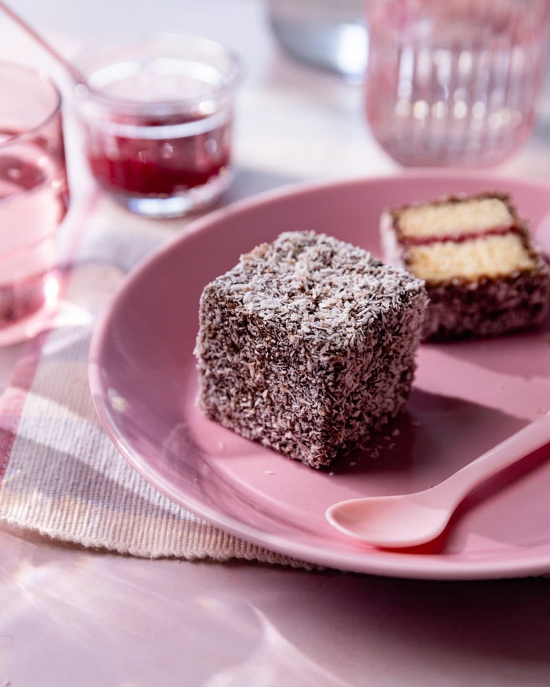 Les lamingtons à la confiture : l’Australie au bout des doigts ! 2 Les lamingtons australiens à la confiture de framboise