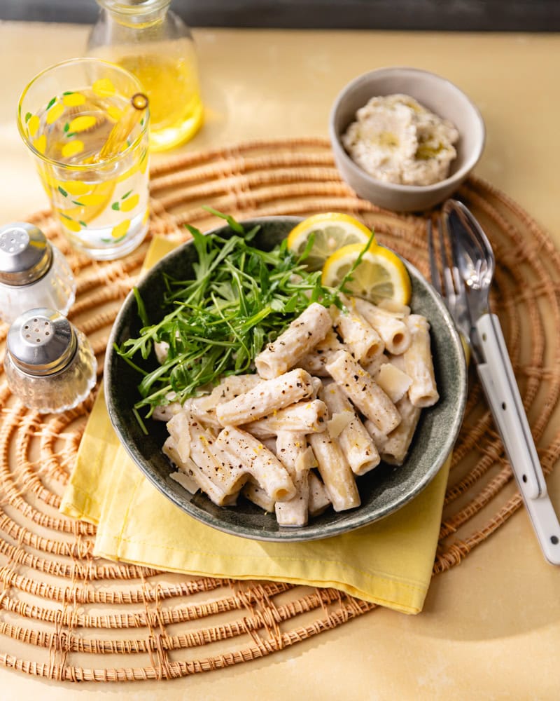 Bol de pâtes au pesto blanc