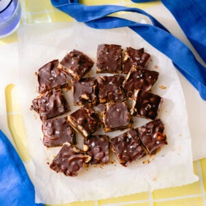 Le snickers healthy (et viral) à base de dattes !