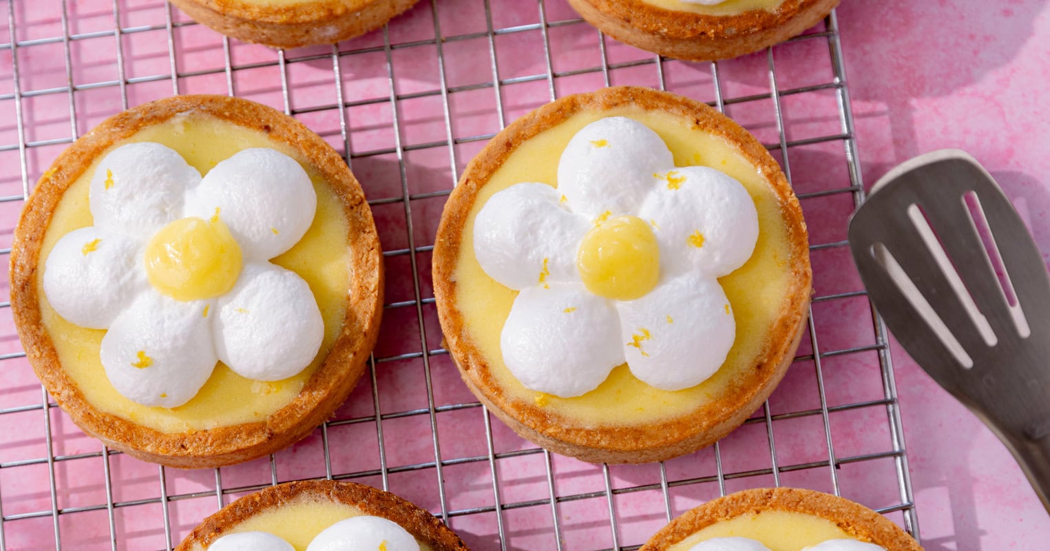 Les tartelettes citron meringuée en forme de fleur