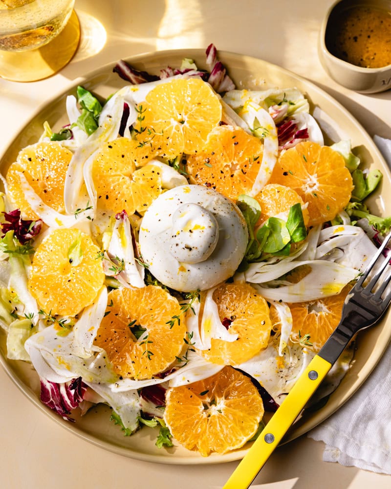 Burrata, fenouil et mandarines : la salade fraîche de fin d’hiver ! 6 Assiette de salade burrata, carpaccio de fenouil et mandarines