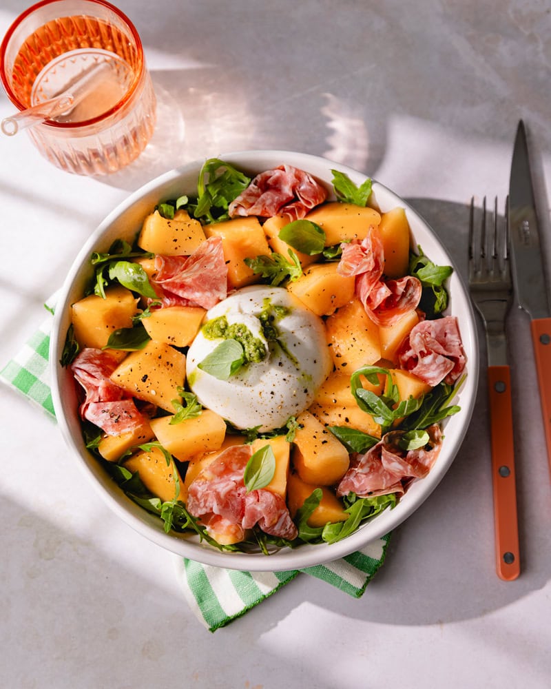 La salade melon et burrata farcie au pesto : le plat frais de l’été ! 6 La salade melon et burrata farcie au pesto