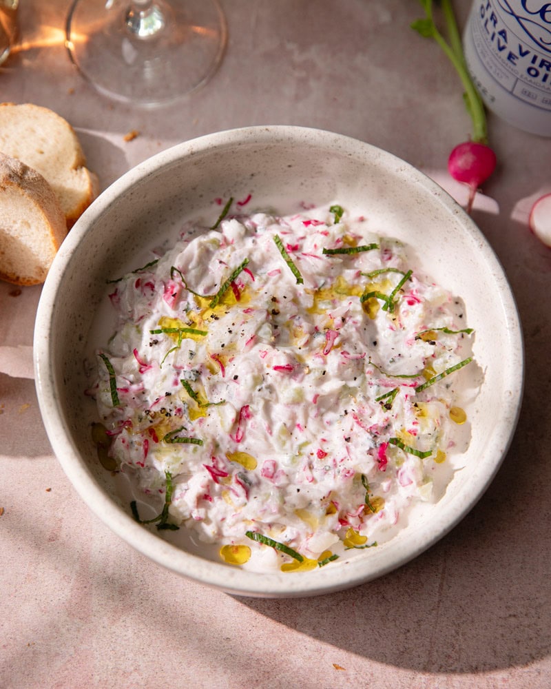 Ajo blanco : la soupe froide andalouse que vous allez surkiffer ! 5 Assiette apéro de tzatziki au radis rose (revisité)