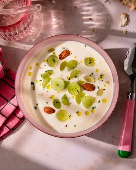 Ajo blanco : la soupe froide andalouse que vous allez surkiffer !