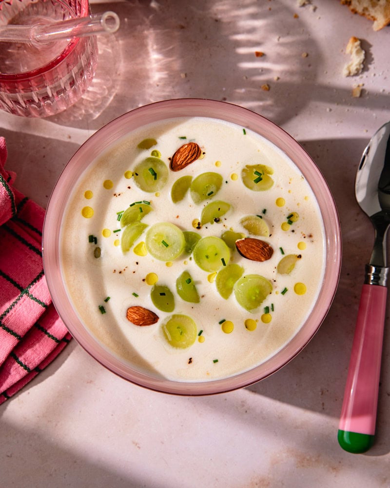 Ajo blanco : la soupe froide andalouse que vous allez surkiffer !