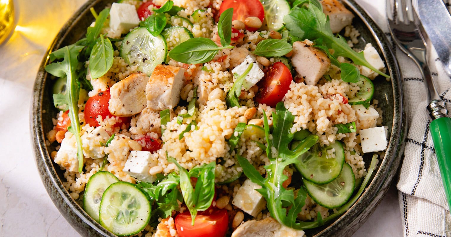 Assiette de taboulé poulet et feta