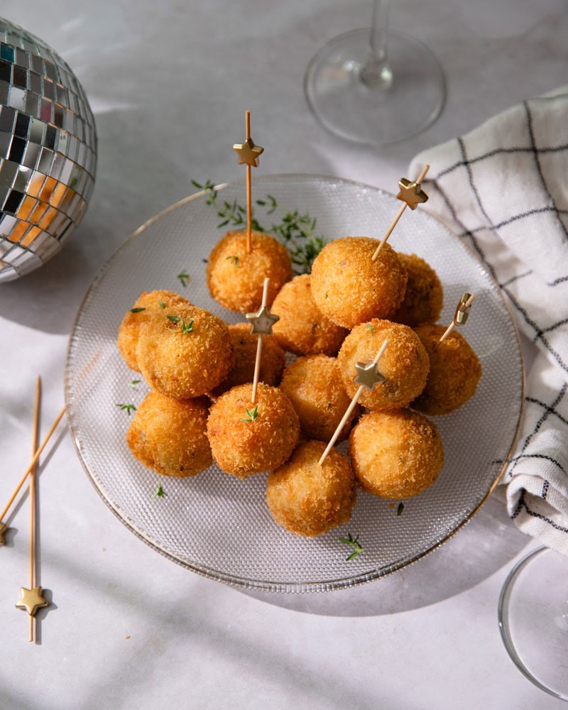 Assiette de mini arancini à la truffe (finger food pour apéro)