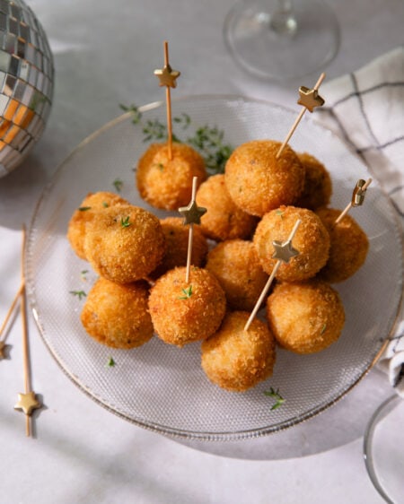 Transformez un reste de risotto en arancini à la truffe croustillants !