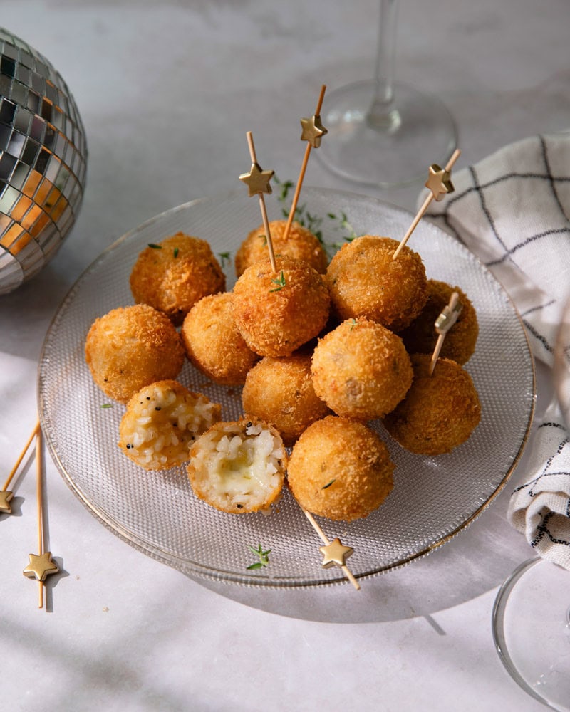 Assiette de mini arancini à la truffe (finger food pour apéro)