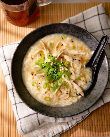 Congee au poulet, la recette réconfortante et protéinée !