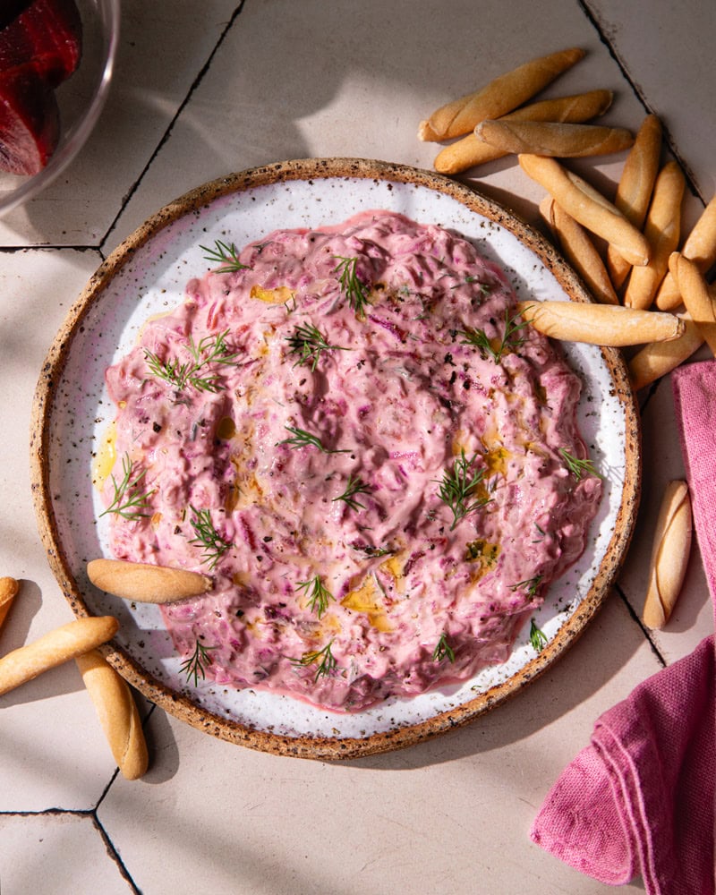 Le délicieux tzatziki rose ultra stylé à la betterave (trop beau) !