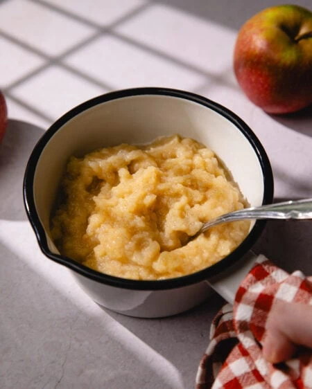 La compote maison sans sucre, le goût sans chichi des pommes !