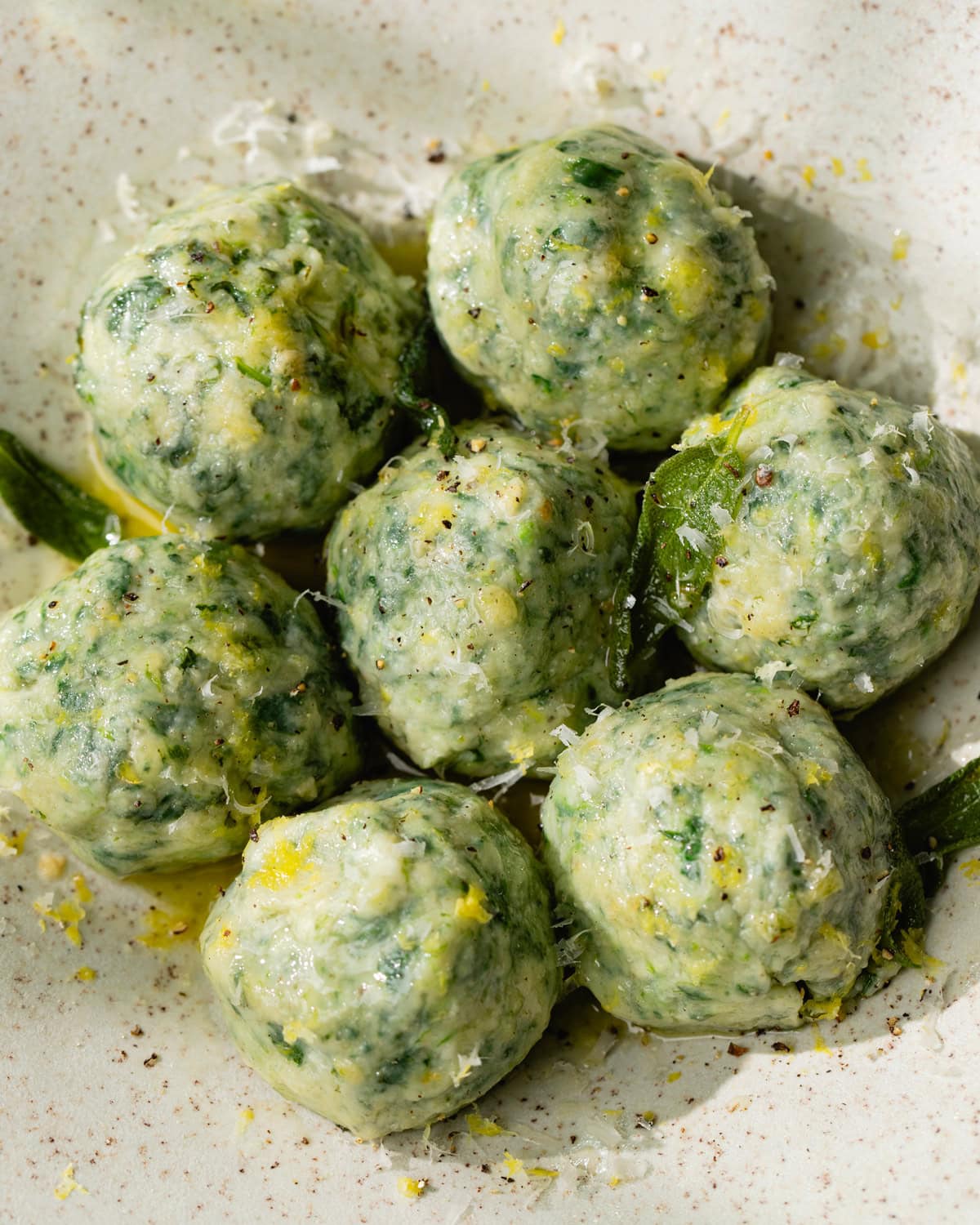 Assiette de gnudi ricotta et épinards