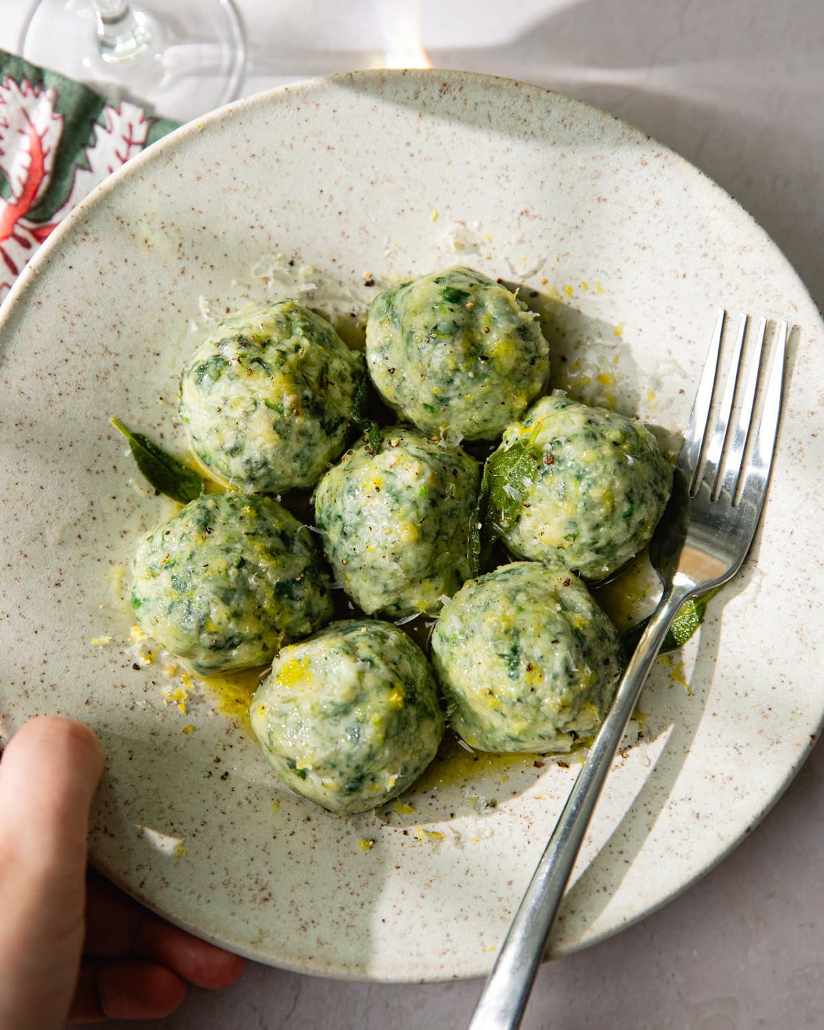 Assiette de gnudi ricotta et épinards