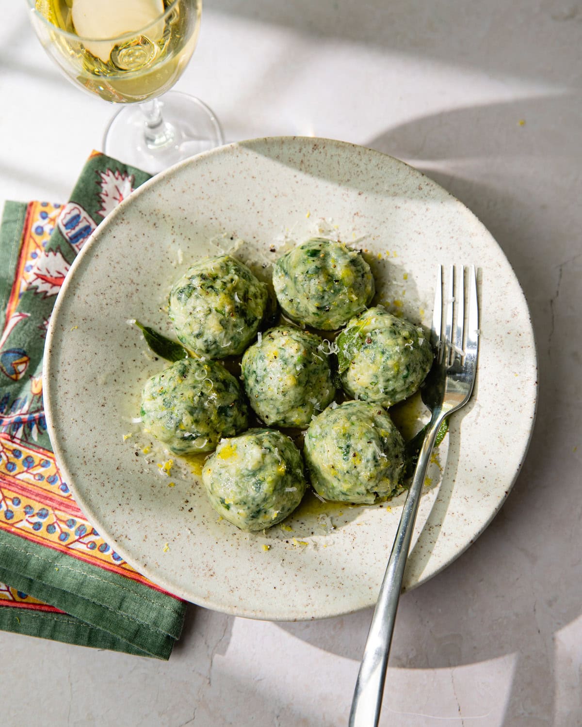 Assiette de gnudi ricotta et épinards