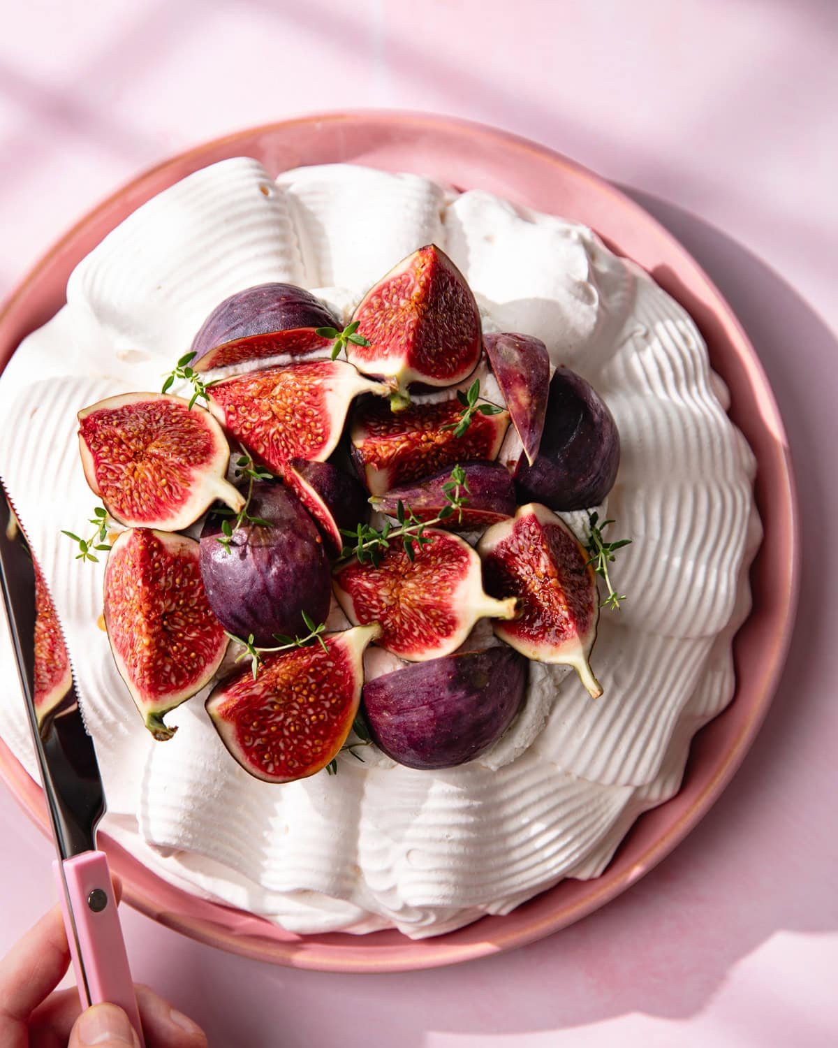 Pavlova d’automne aux figues, vanille et praliné de noix de pécan !