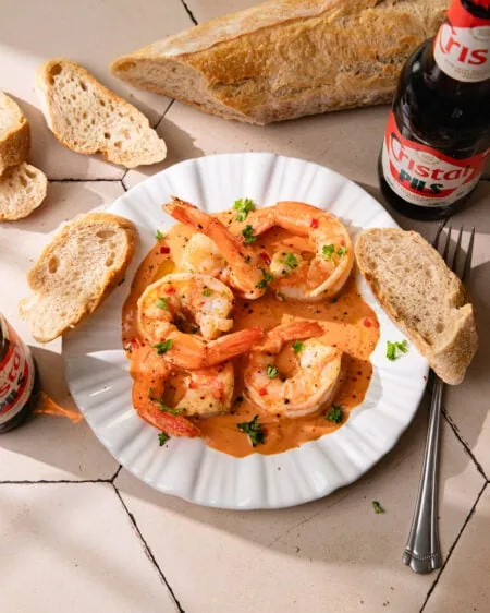 Scampis à la diable, la recette belge piquante qui met le feu !