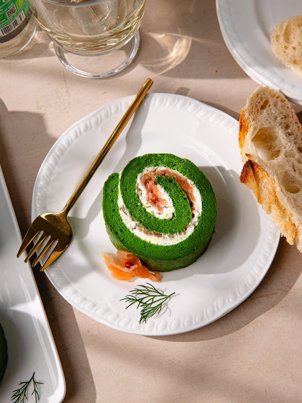 Entrée de fête sans stress, la bûche salée roulée au saumon fumé