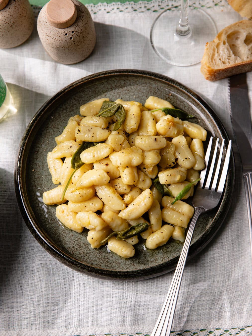 Assiette de gnocchi maison au beurre de sauge