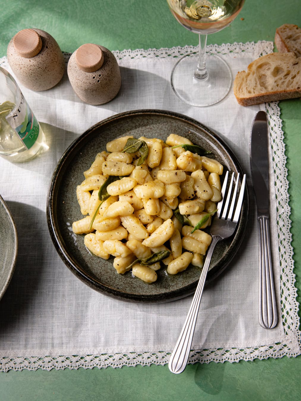 Assiette de gnocchi maison au beurre de sauge