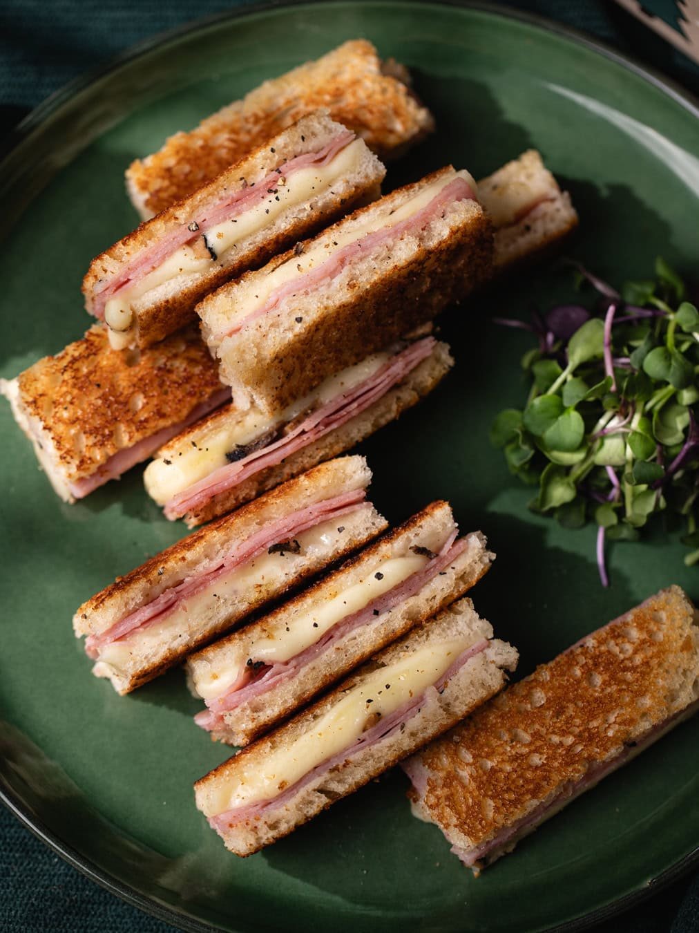 Alerte grosse tuerie : les mini croques-Monsieur apéro (à la truffe) !