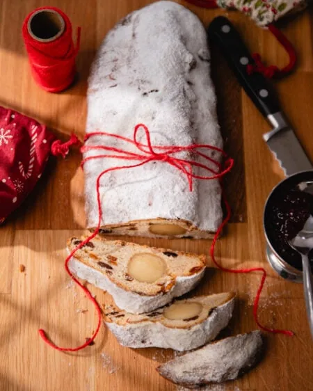 Le stollen allemand : fruits secs, beurre et esprit de Noël !