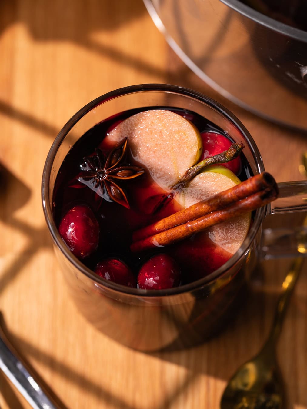 Tasse de vin chaud maison