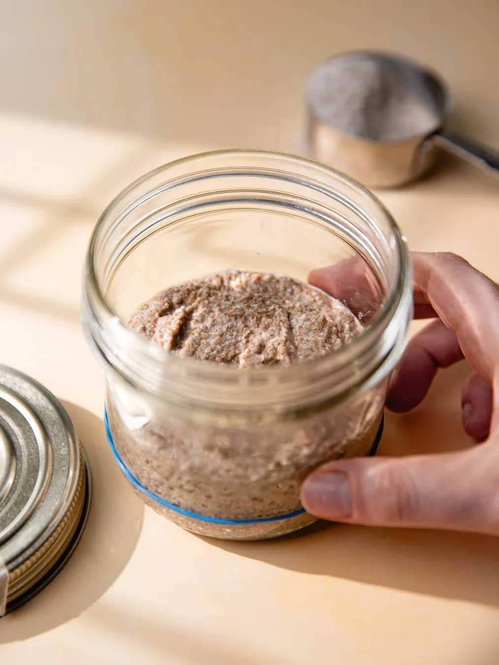 Levain de seigle dans un bocal